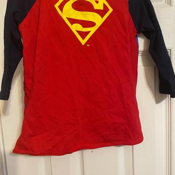 Superman Shirt with Detachable Cape - Picture 5 of 7